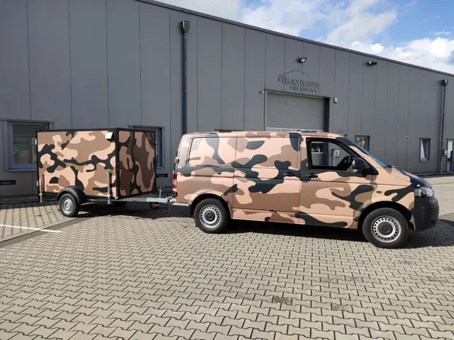 Vollfolierung PKW – Wald-Flecktarn